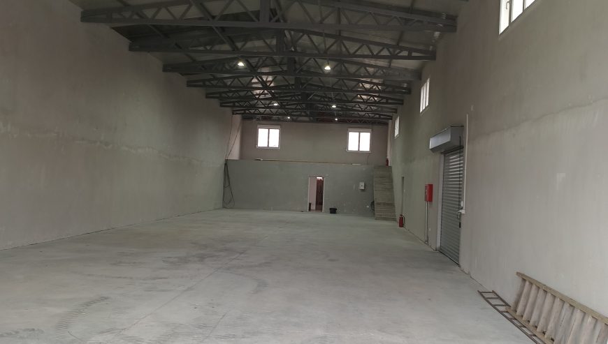Izdajem magacin Novi Banovci blizu auto puta BG-NS